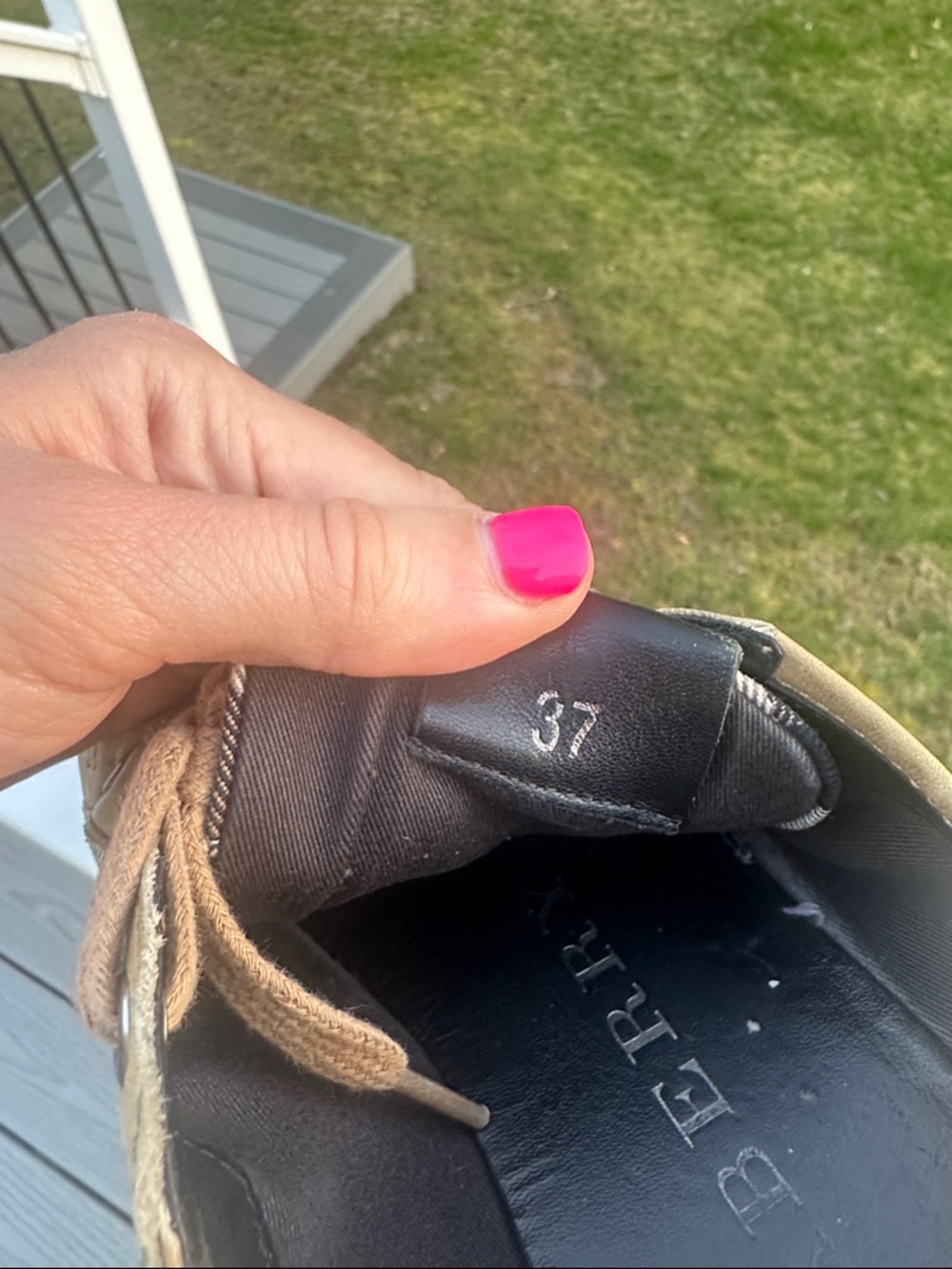 Burberry Vintage House Check Pattern Sneakers - Picture 10 of 16